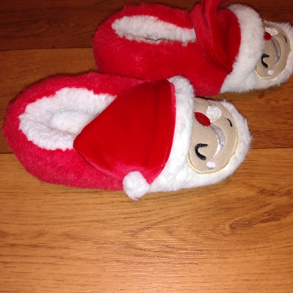 NWOT TODDLER CHRISTMAS SLIPPERS - Picture 4 of 6